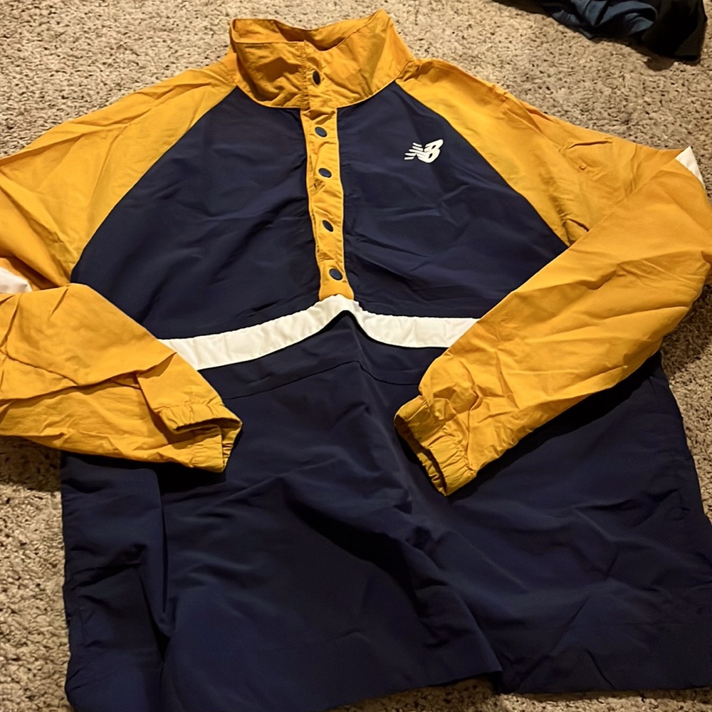New balance windbreaker